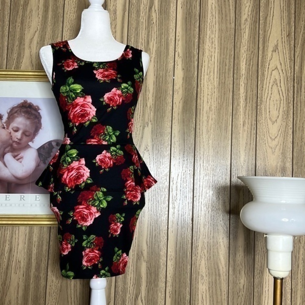 NOBLE DRESS